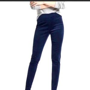 Banana Republic Vintage Velvet cigarette Pant in Navy Size 2